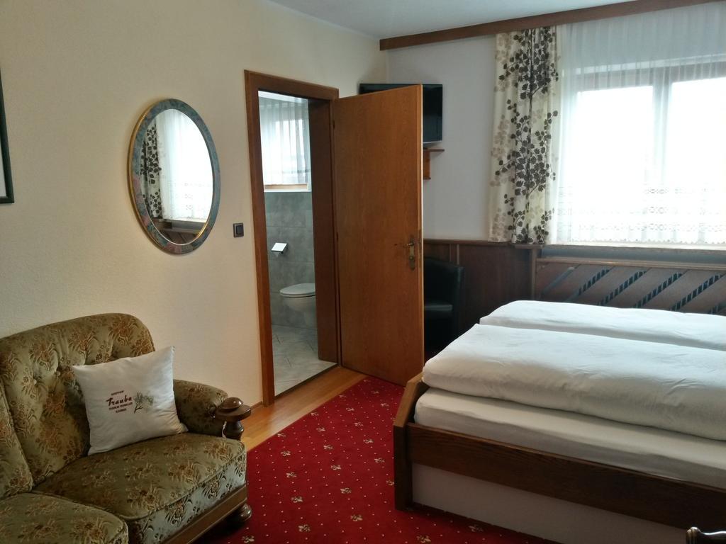 Gasthof Pension Traube Karres Room photo