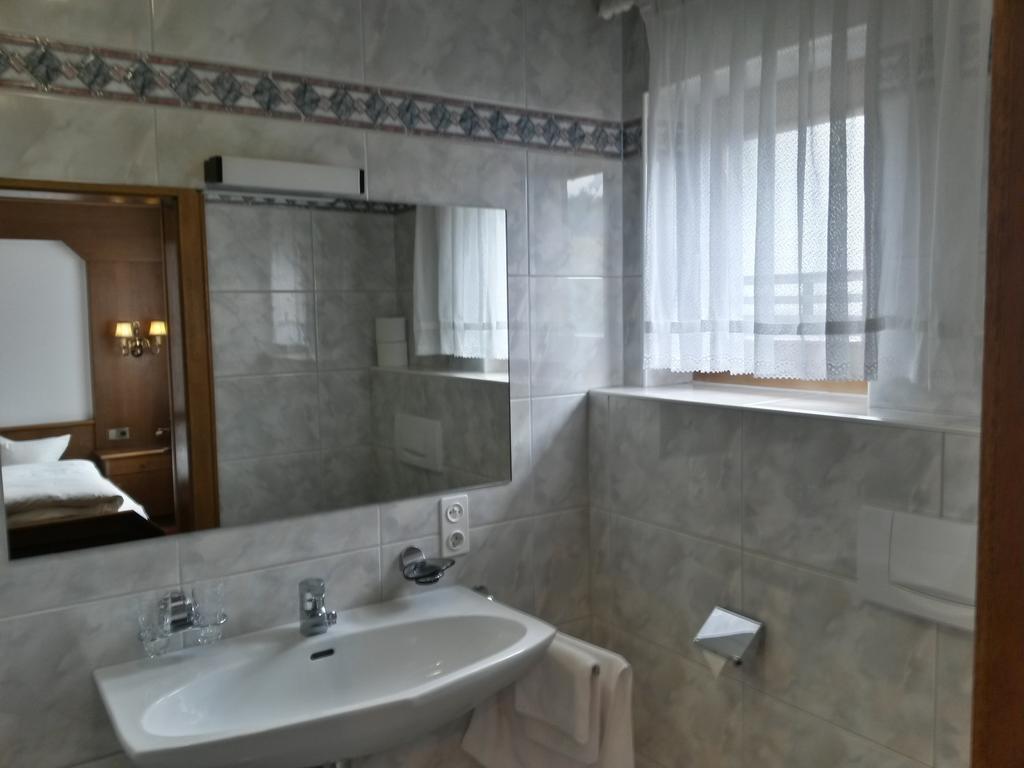 Gasthof Pension Traube Karres Room photo