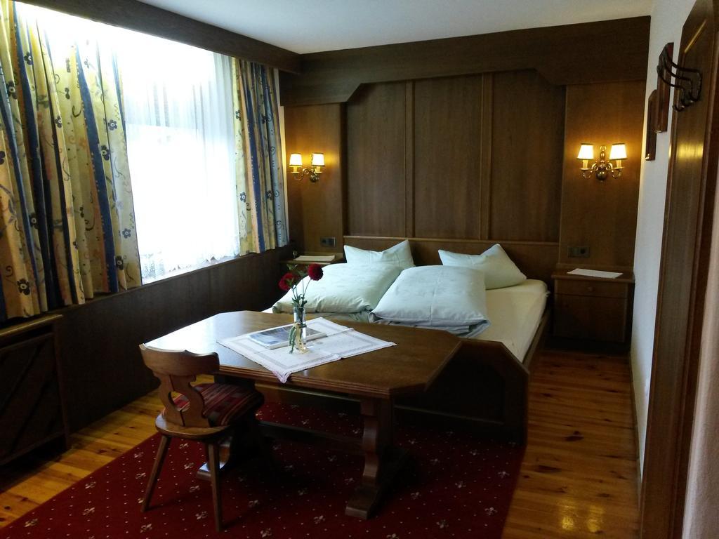 Gasthof Pension Traube Karres Room photo
