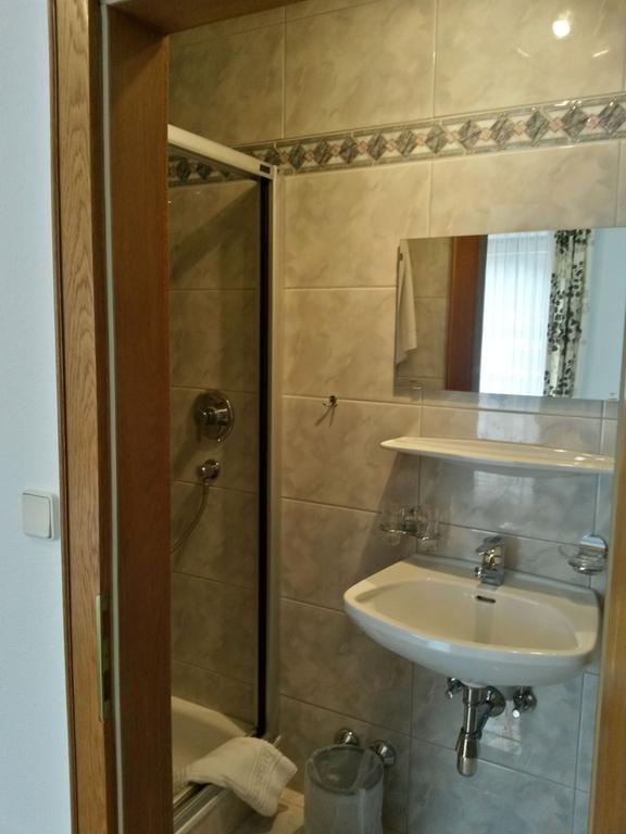 Gasthof Pension Traube Karres Room photo