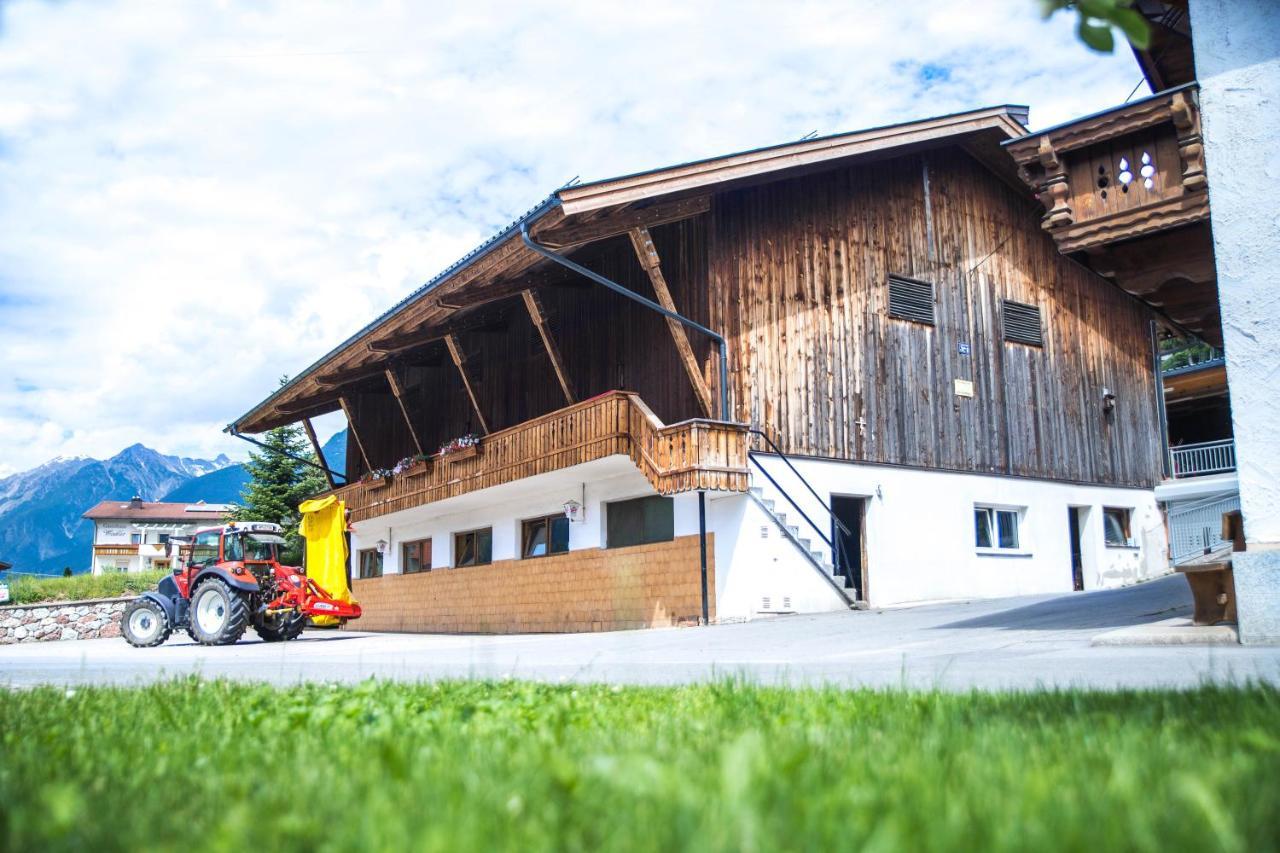 Gasthof Pension Traube Karres Exterior photo